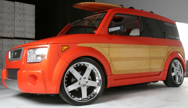 Ace Zeus Chrome Alloy Wheels on a Honda Element