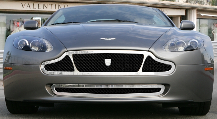 Aston Martin Vantage Black Grille Kit (Front)