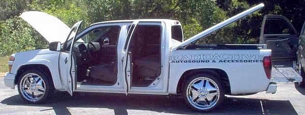 2004 Chevrolet Colorado on 20 inch Xon Hypnotics