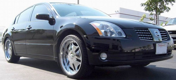 2005 Nissan Maxima on Fierro Concepts 20 in. Akwid