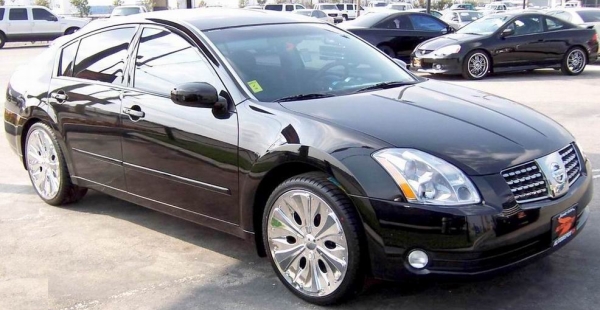 2005 Nissan Maxima on Xon Concepts 20 in. Zeus