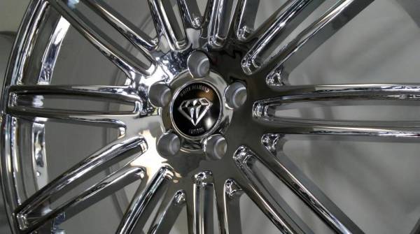 White Diamond 1043<br>Chrome Wheels